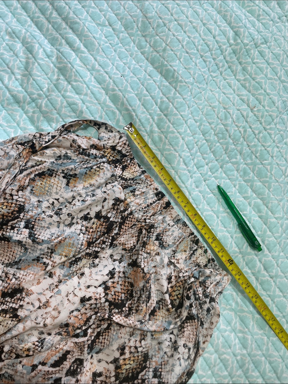 snake print wide leg rayon pants - Picture 5 of 6